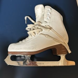 Figure Skates MARK II  by Jackson Ultima Sz 4C/34.5 EURO